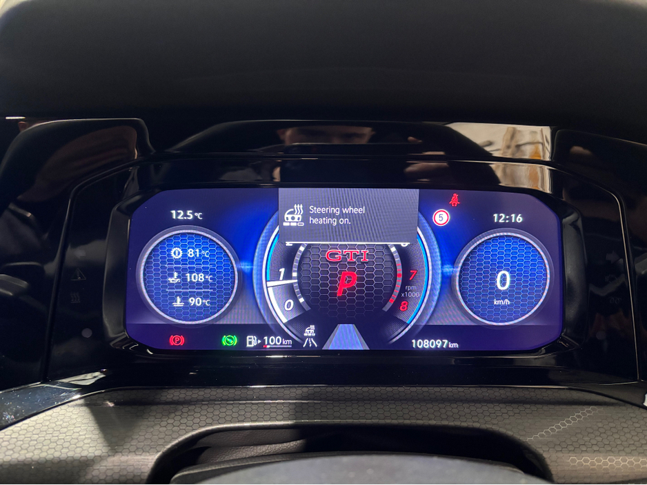 2021 Volkswagen Golf - image 31