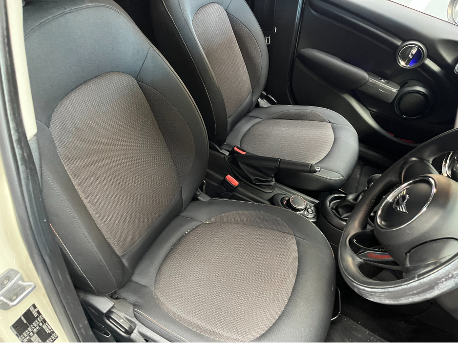 2017 MINI Cooper - image 10