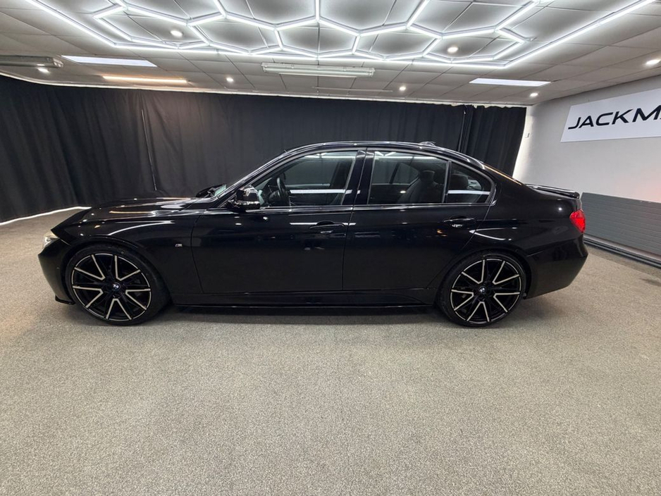 2016 BMW 3 Series - image 6