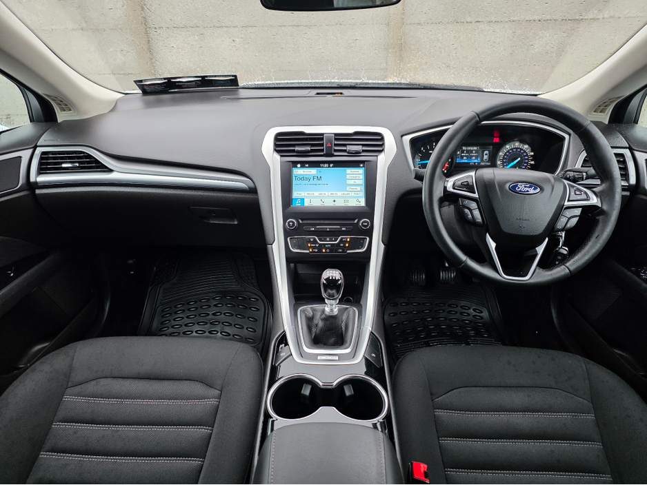 2017 Ford Mondeo - image 14