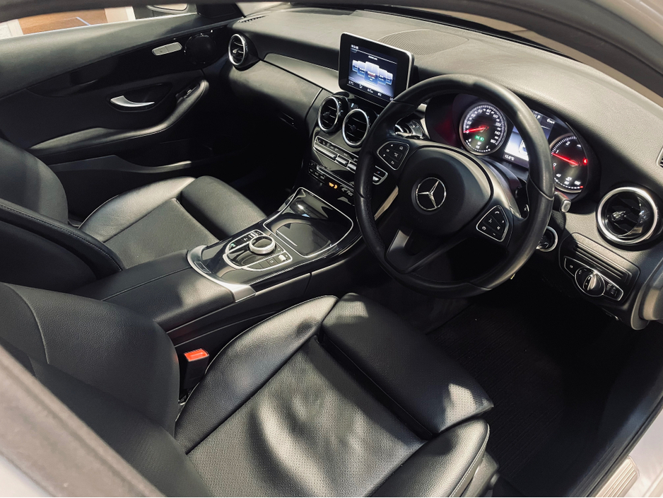 2018 Mercedes-Benz C Class - image 9