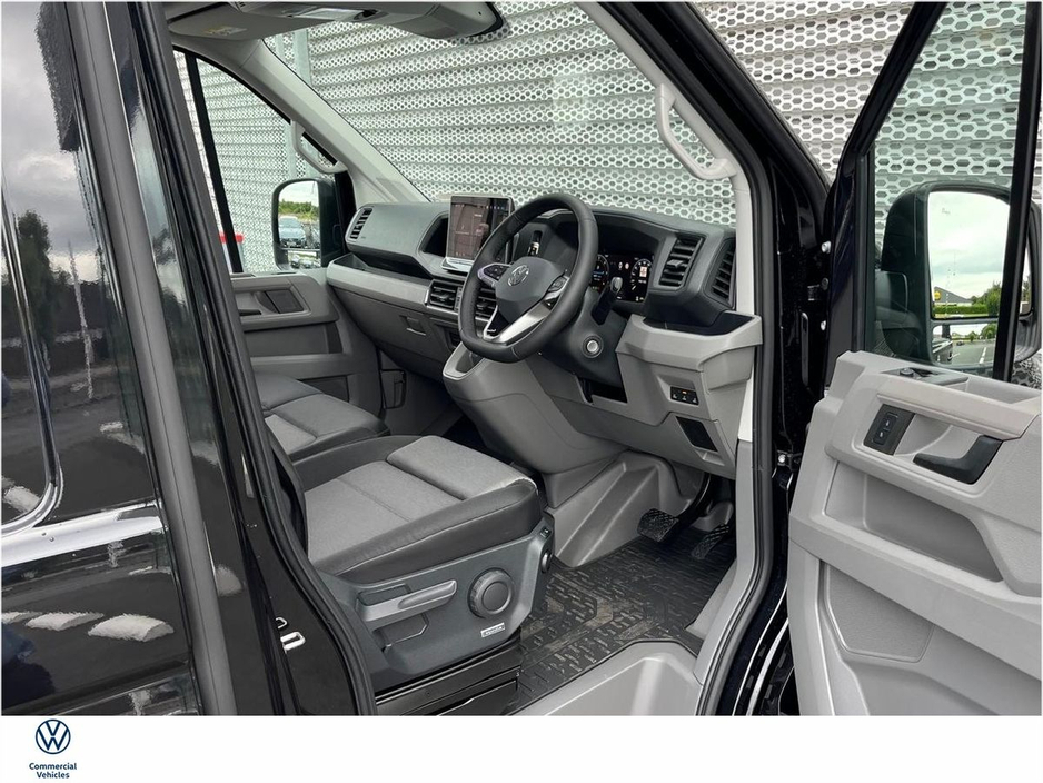 2026 Volkswagen Crafter - image 2