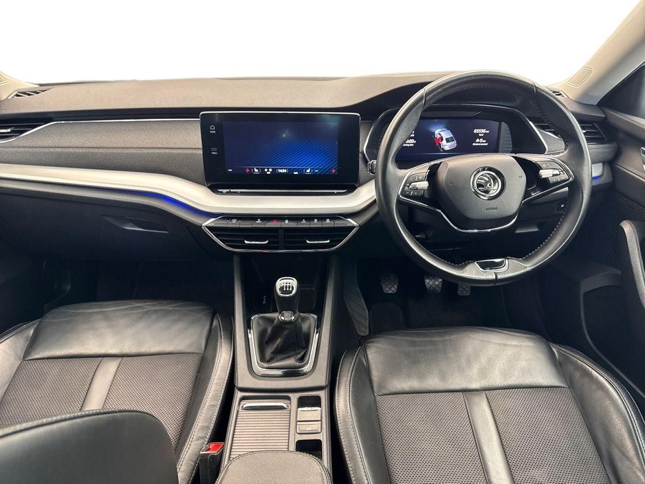 2023 Skoda Octavia - image 8