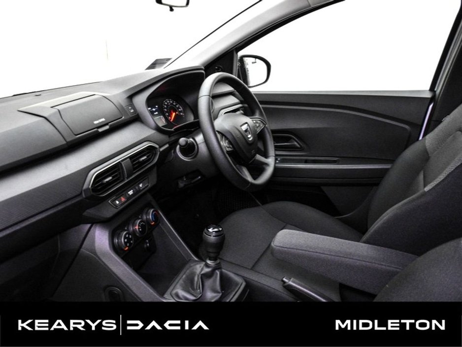 2021 Dacia Sandero - image 5