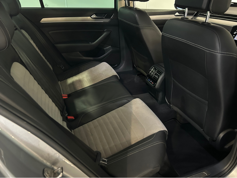 2018 Volkswagen Passat HIGHLINE R Line 1.6 TDI MANUAL 6SPEED FWD 120HP 4DR €18,950