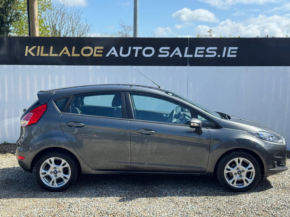 2017 Ford Fiesta - image 5