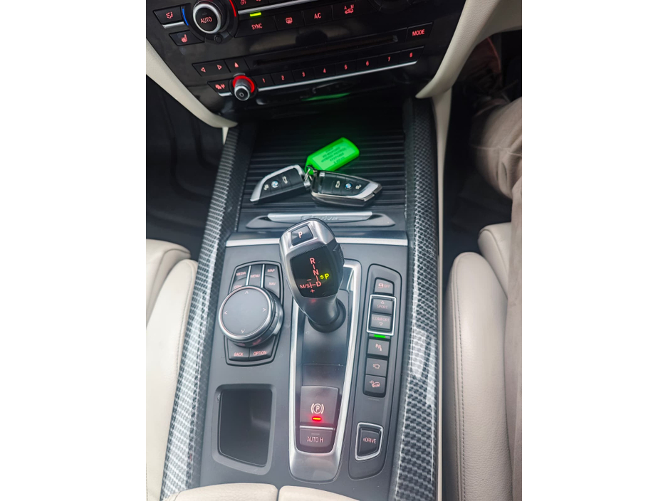 2017 BMW X5 - image 13