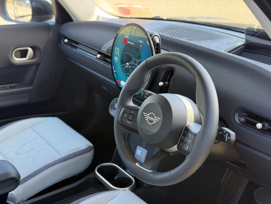 2026 MINI Hatch - image 3