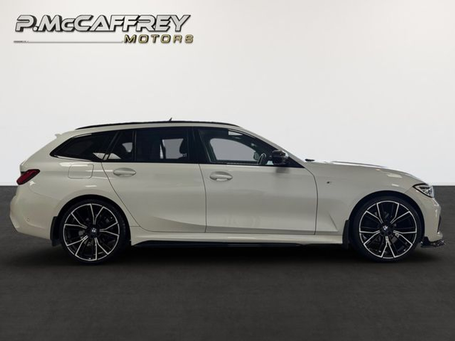 2021 BMW 3 Series - image 4