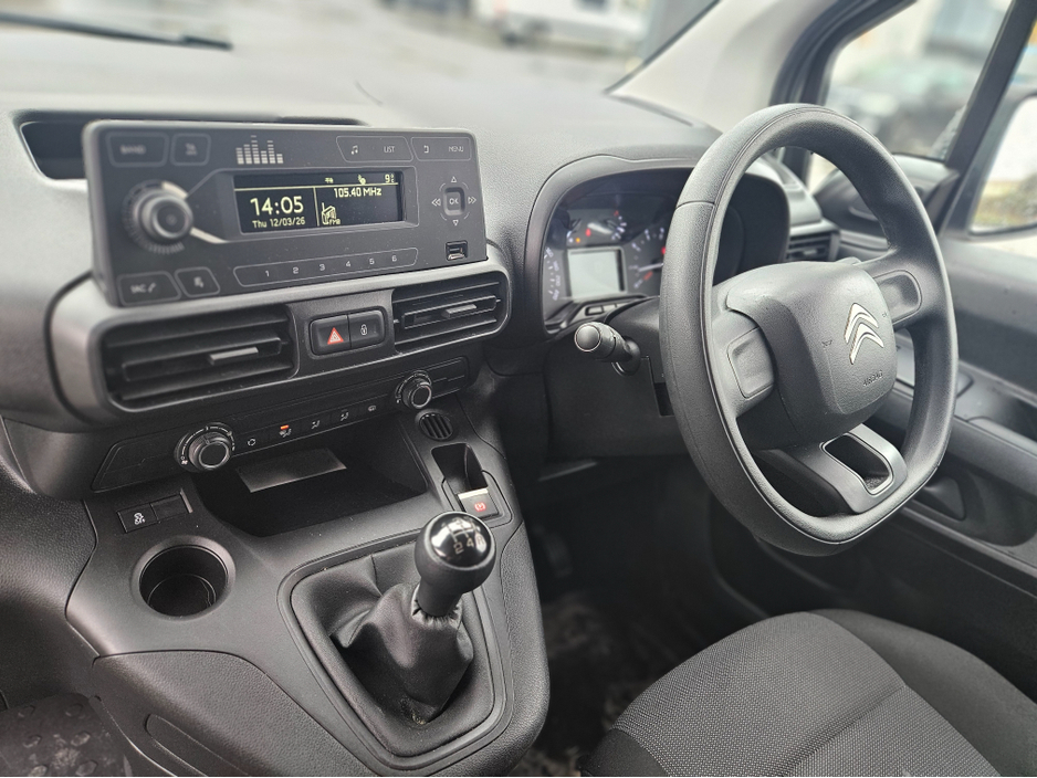 2021 Citroen Berlingo - image 9