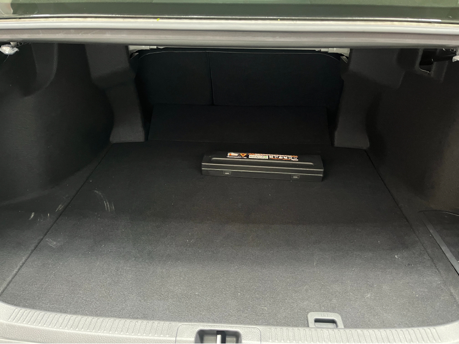 2022 Toyota Camry - image 8