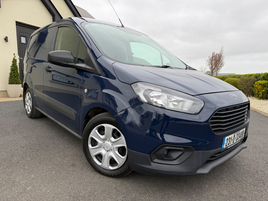 2023 Ford Transit Courier - image 5