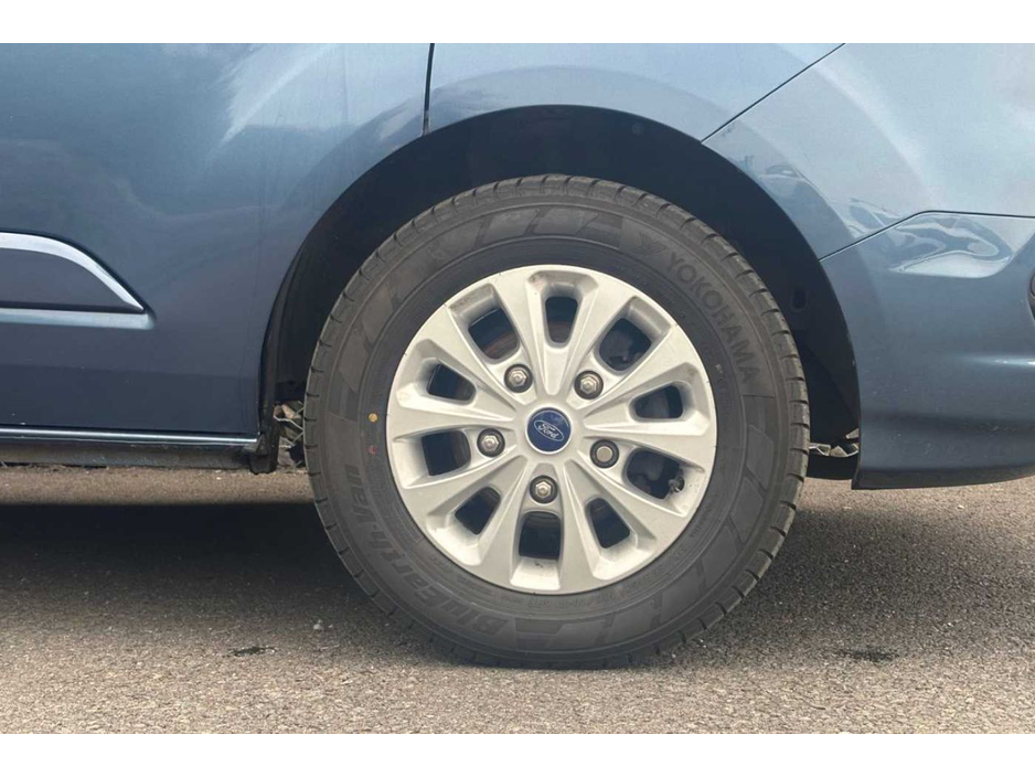 2022 Ford Transit - image 6