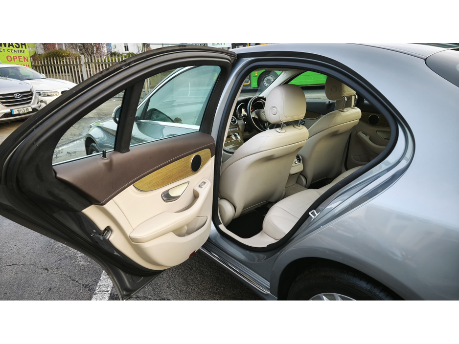 2016 Mercedes-Benz C Class - image 16