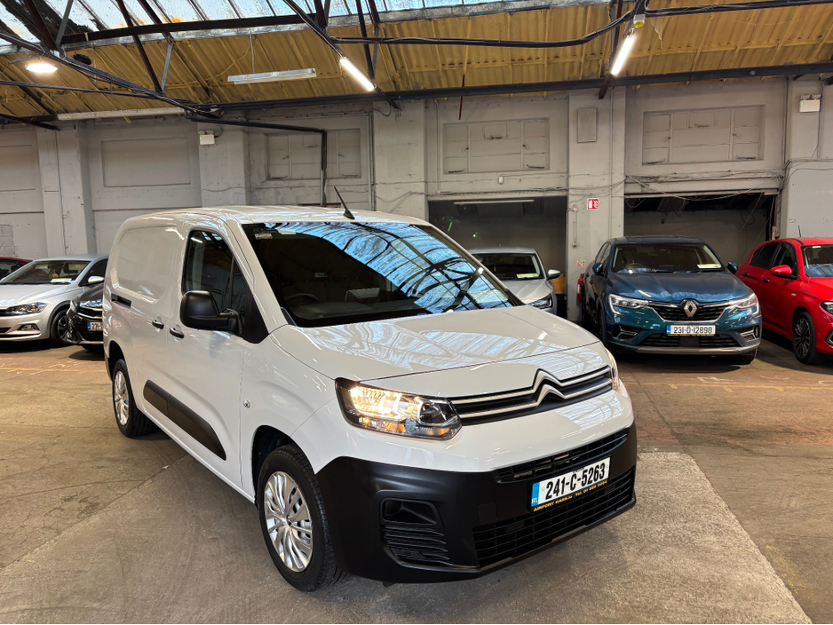 2024 Citroen Berlingo 1.5 dsl Lwb Only 17000 kms THIS PRICE IS VAT EXCLUSIVE Finance Available own this van from €90 per week €17,072
