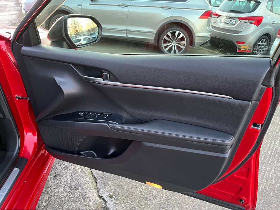 2019 Toyota Camry WS AUTOMATIC HYBRID 2.5 PETROL //HIGH SPEC//FULL LEATHER HEATED SEATS//HEAD UP DISPLAY//KEYLESS ENTRY// €26,950
