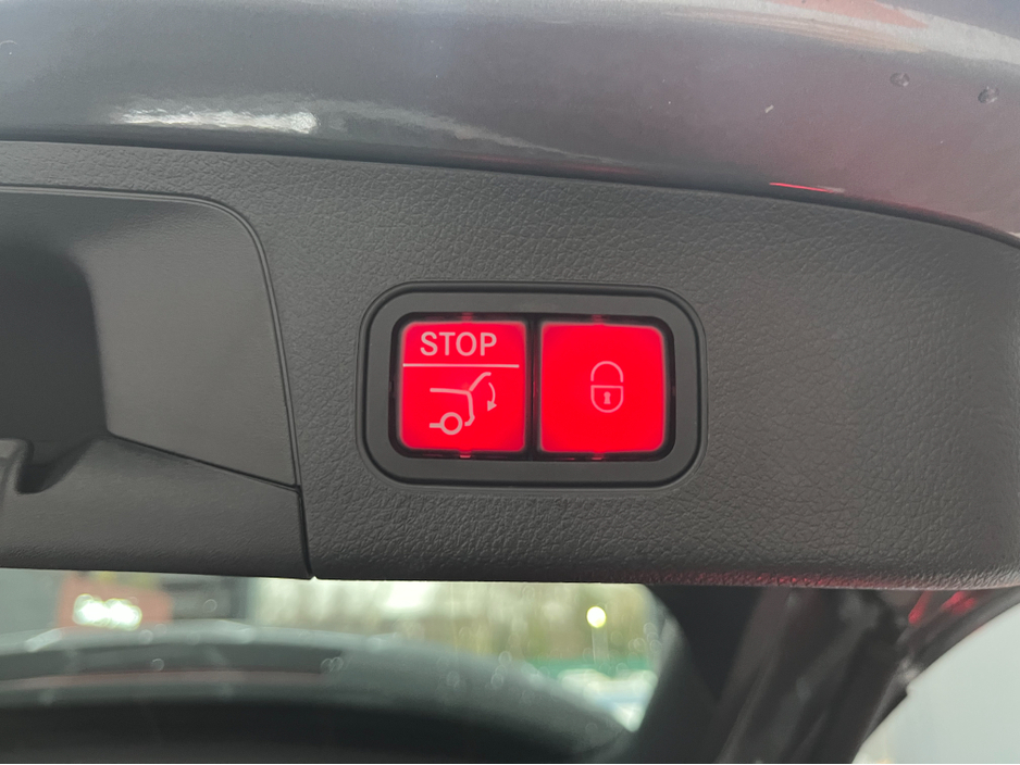 2021 Mercedes-Benz EQA - image 11