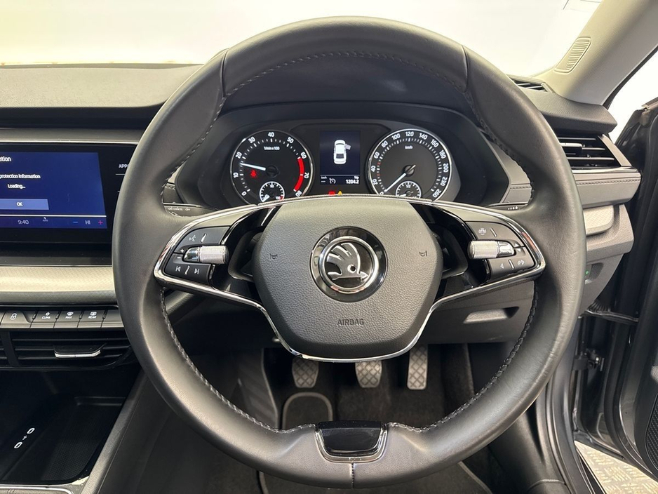 2023 Skoda Octavia - image 13