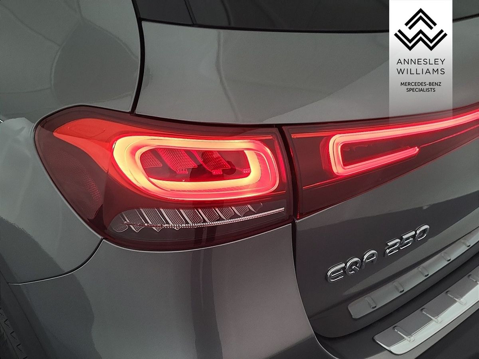 2021 Mercedes-Benz EQA EQA250 AMG Line 66.5 kWh €32,950