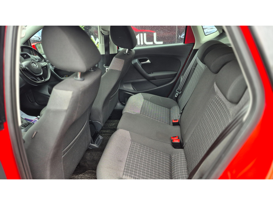 2017 Volkswagen Polo - image 12