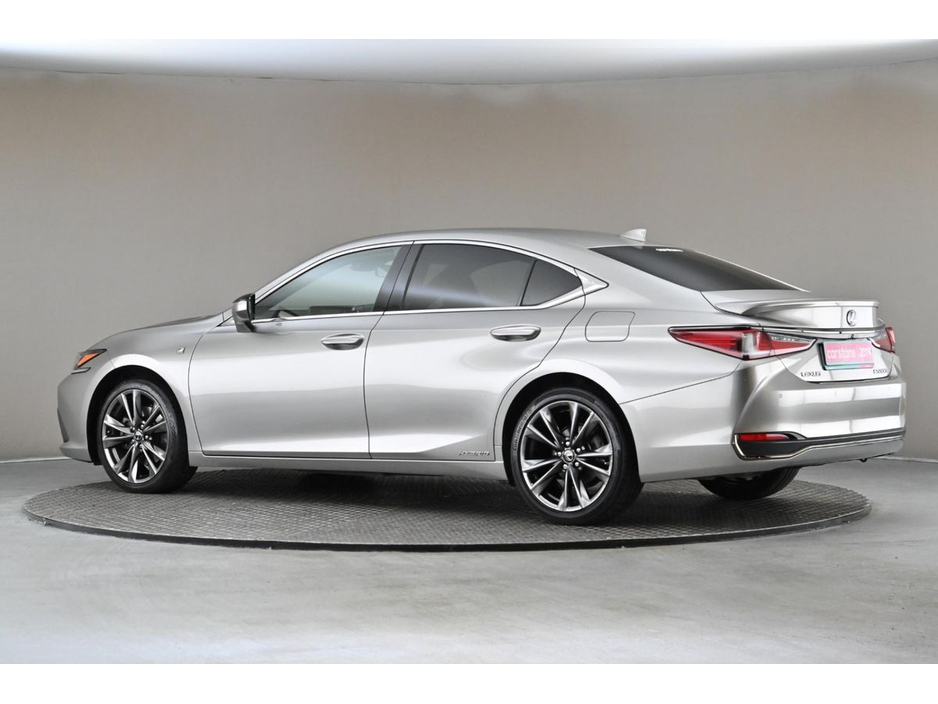 2019 Lexus ES 300 H - image 6