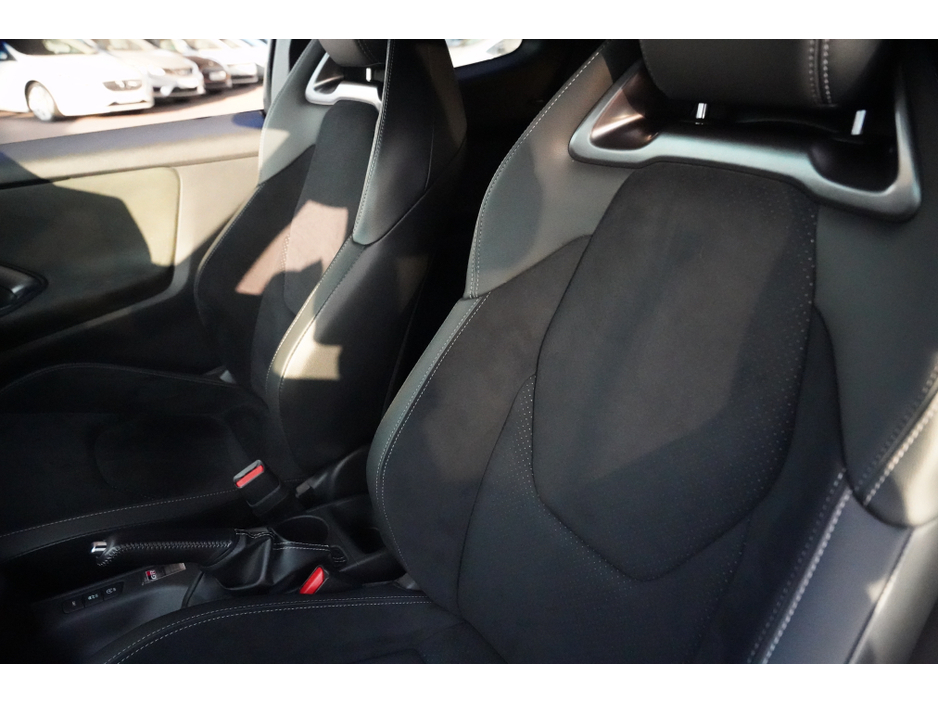 2020 Toyota Yaris - image 25