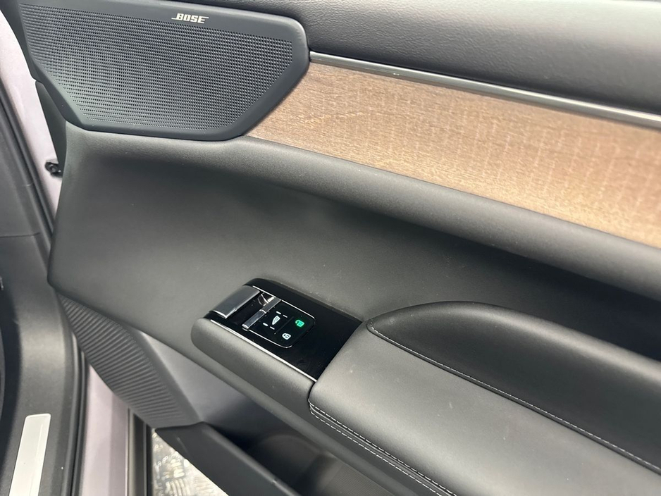 2026 Volvo ES90 - image 11