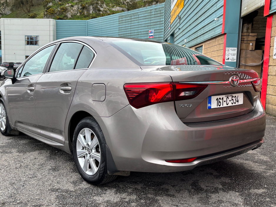2016 Toyota Avensis - image 14