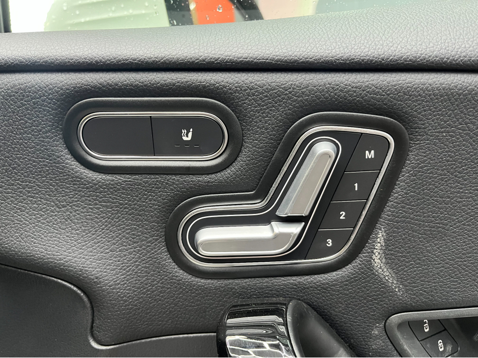 2019 Mercedes-Benz A Class €23950! 2019 MERCEDES-BENZ A200D 2.0 AUTOMATIC / CRUISE CONTROL / REVERSE CAMERA / ELECTRIC MEMORY & HEATED SEATS / PADDLE SHIFTERS AND MORE €23,950