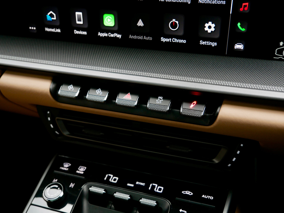 2022 Porsche 911 - image 25