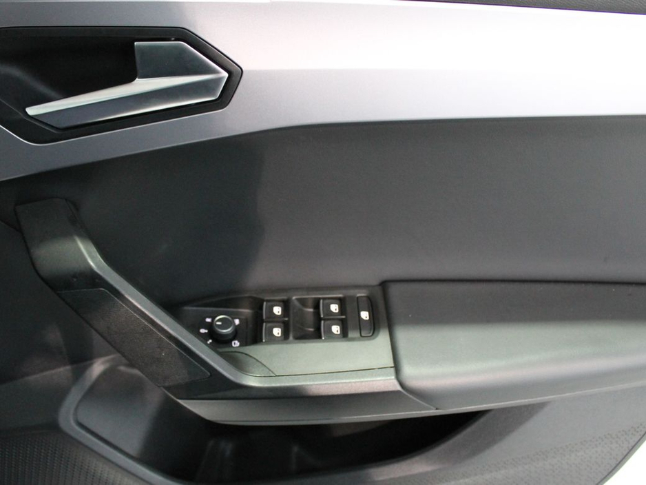 2021 SEAT Leon - image 28