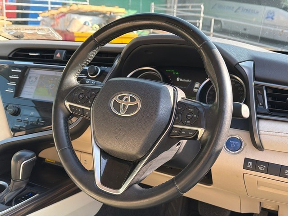 2019 Toyota Camry - image 11