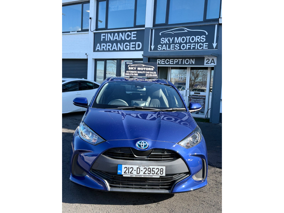 2021 Toyota Yaris - image 3