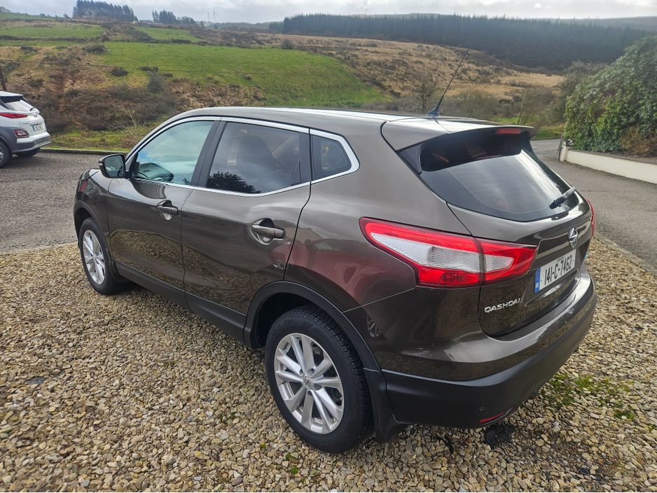 2014 Nissan Qashqai - image 4