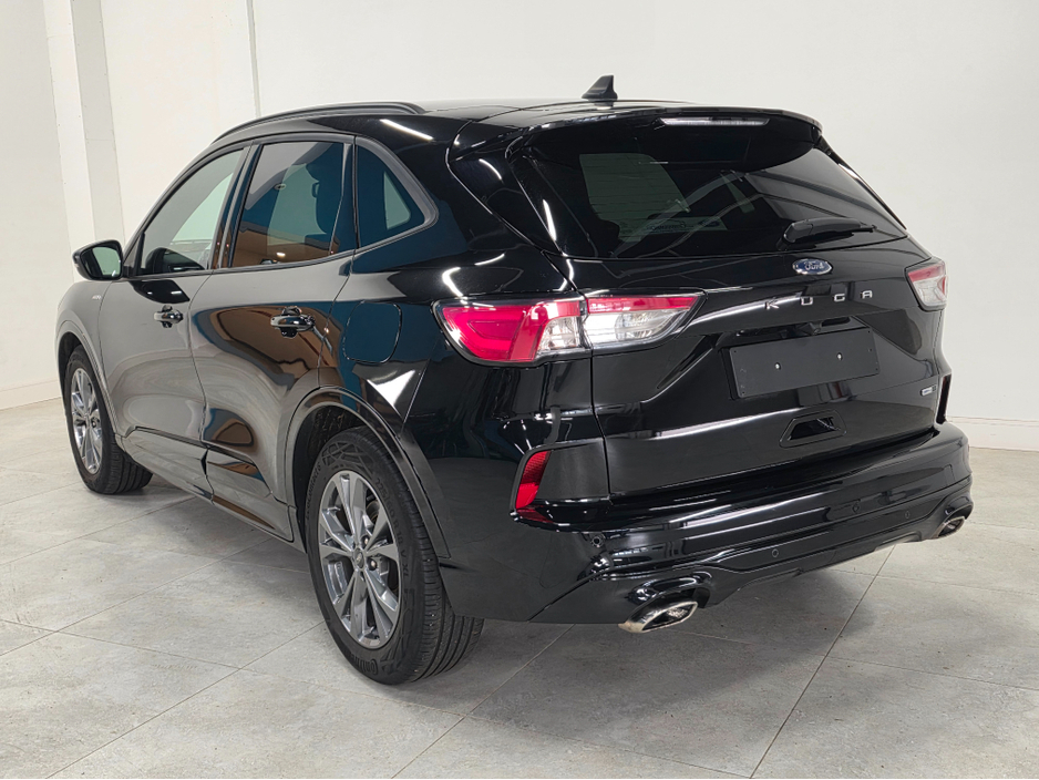 2022 Ford Kuga - image 11