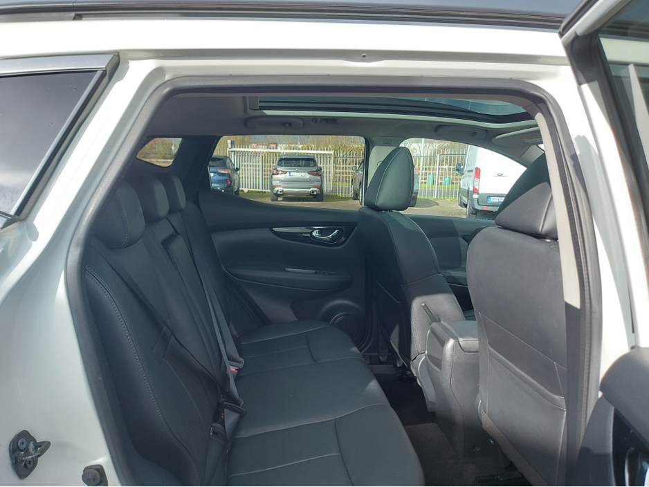 2017 Nissan Qashqai - image 10