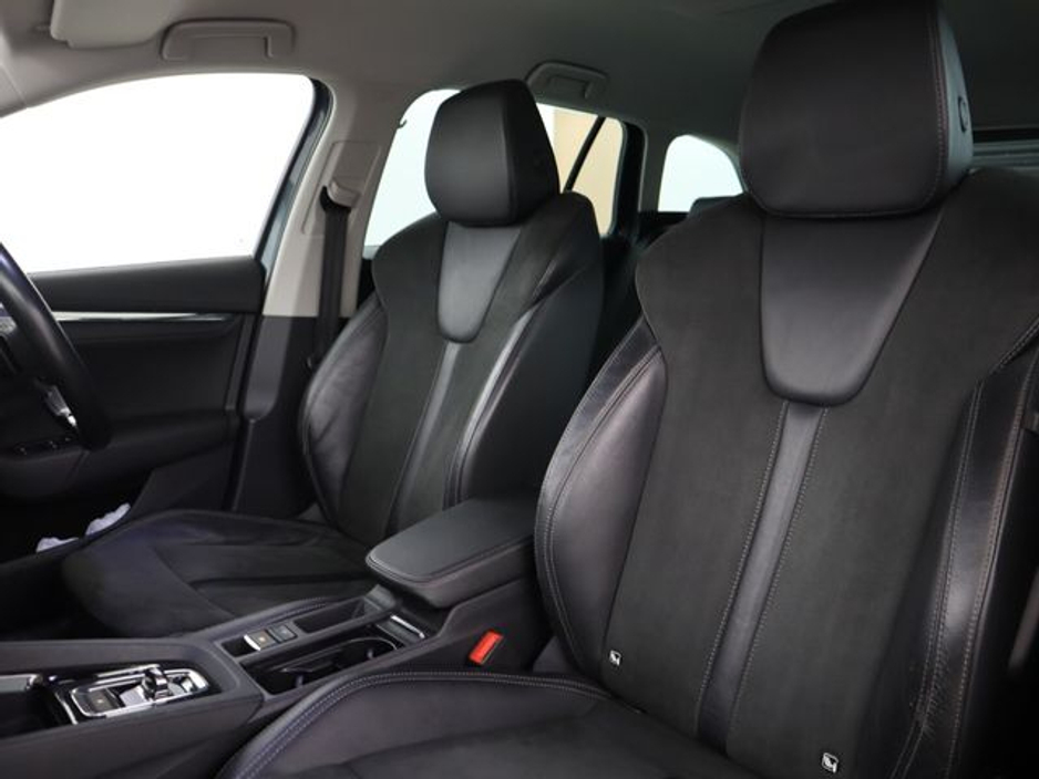 2022 Skoda Octavia - image 19