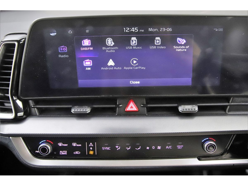 2023 Kia Sportage - image 18