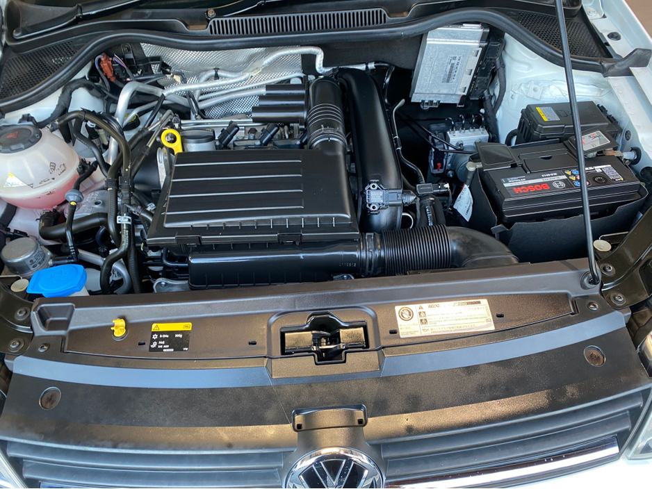 2017 Volkswagen Polo - image 22