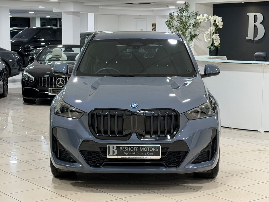 2025 BMW X1 - image 8