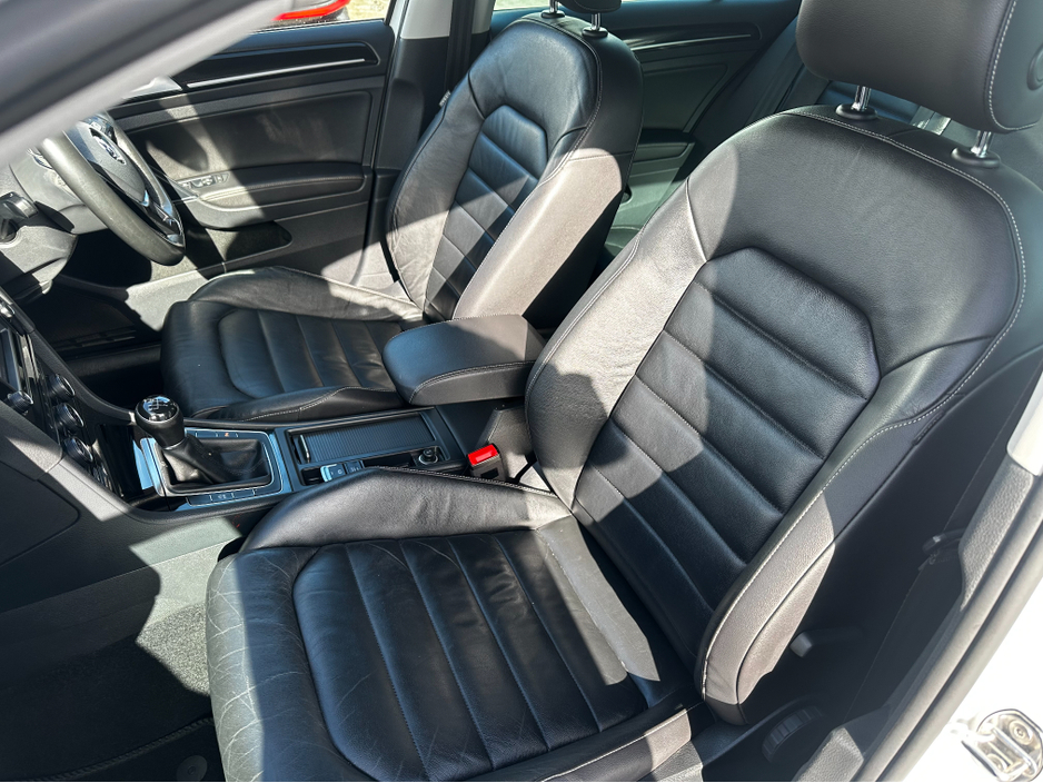 2017 Volkswagen Golf - image 12