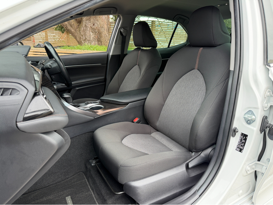 2020 Toyota Camry - image 30