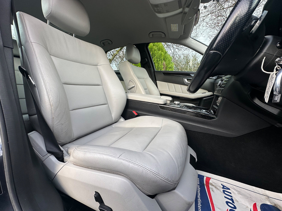 2012 Mercedes-Benz E Class - image 8