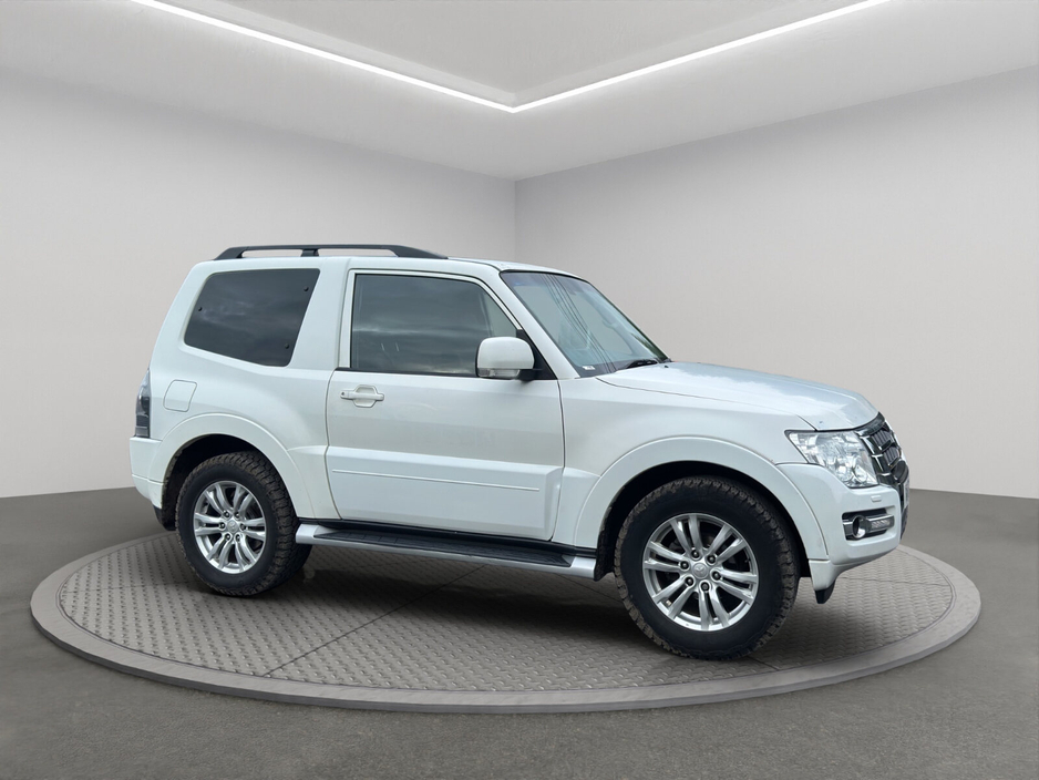 2016 Mitsubishi Shogun 