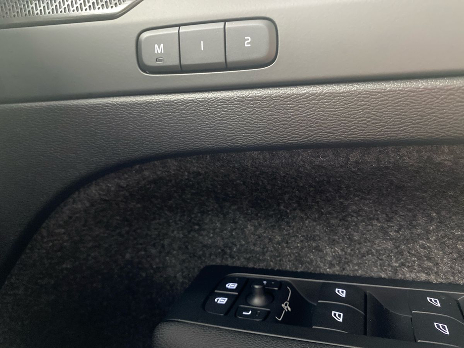 2026 Volvo EC40 - image 20