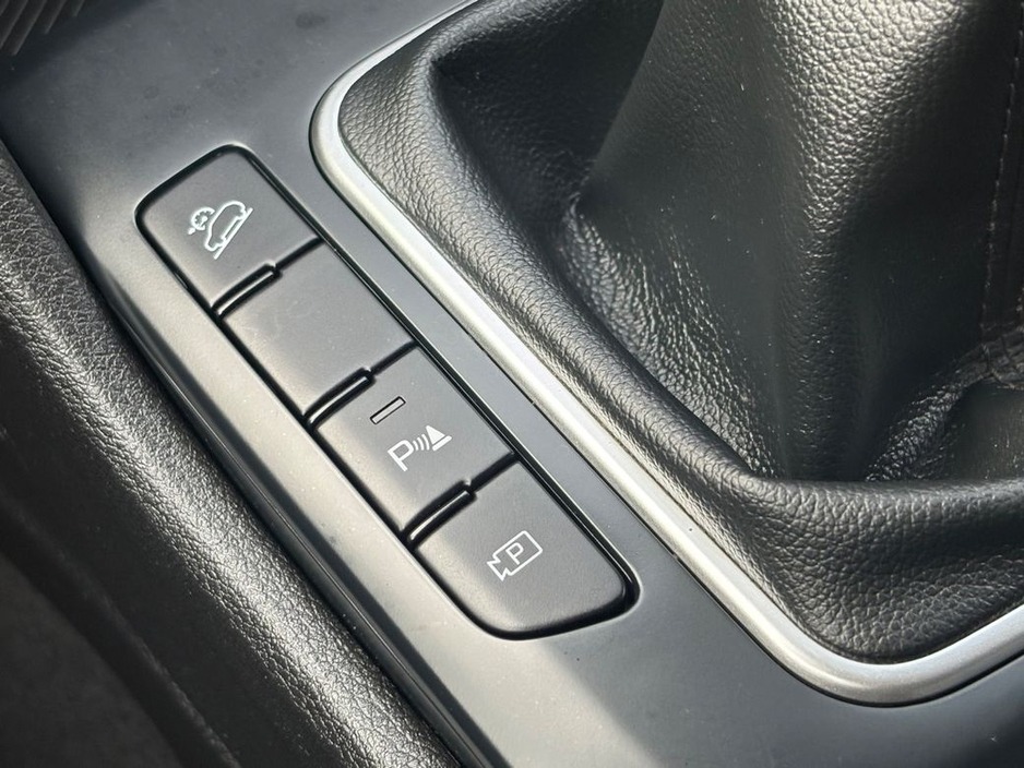 2023 Kia Sportage - image 14