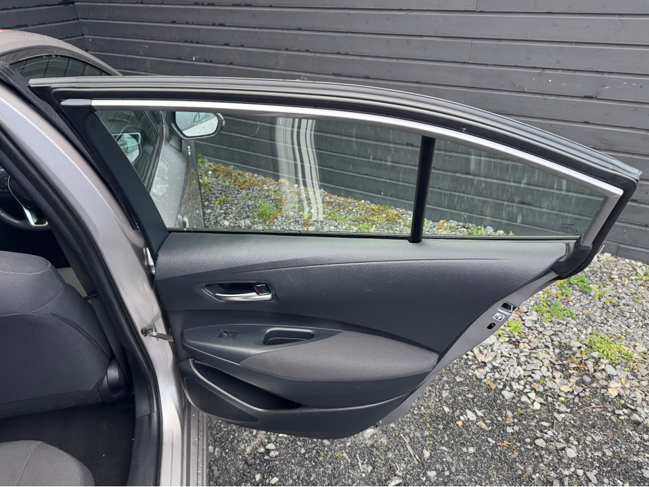 2021 Toyota Corolla 1.8 HYBRID SALOON €18,995