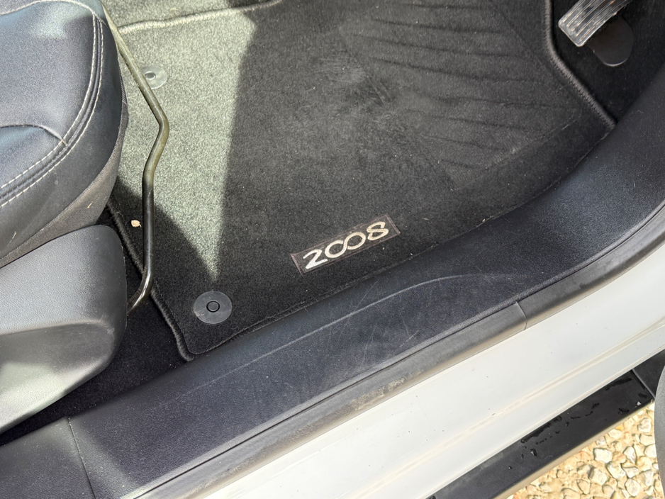 2016 Peugeot 2008 - image 20