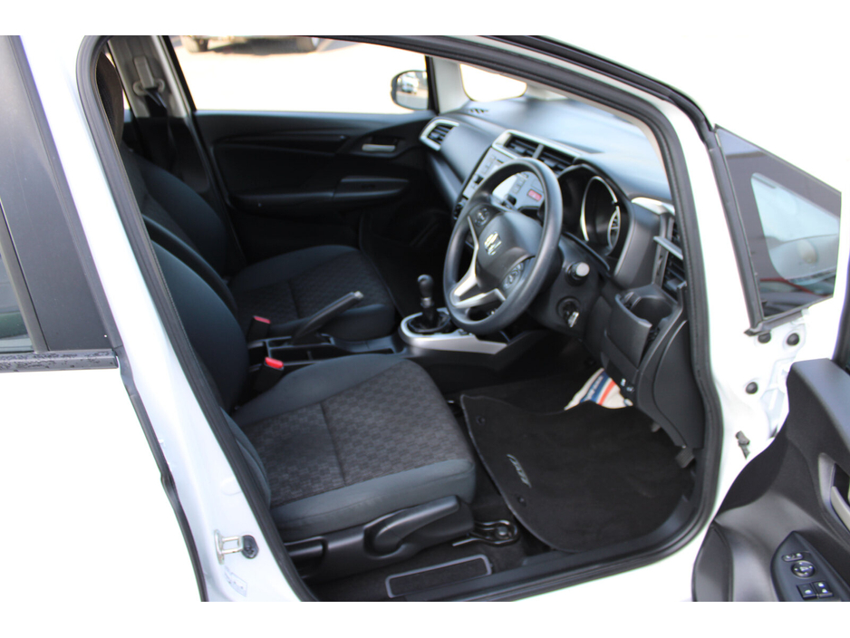 2017 Honda Jazz - image 9