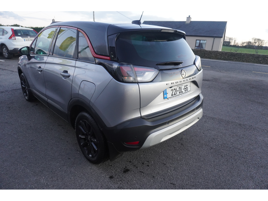 2022 Opel Crossland - image 9